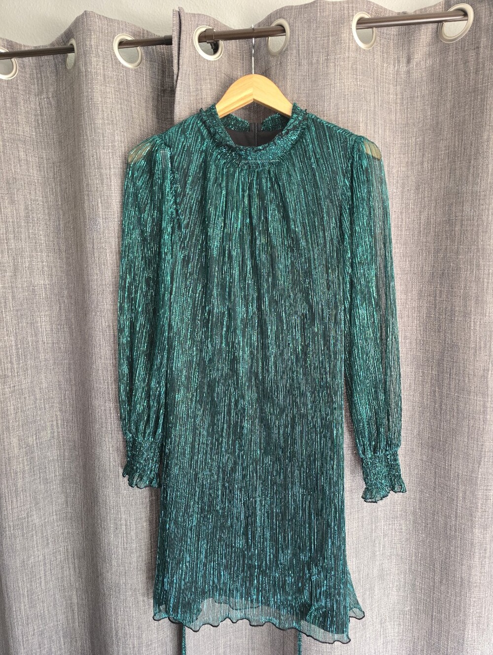 Jessica Howard Emerald Green Metallic Plissé Shimmer Dress Long Sleeve Size 16